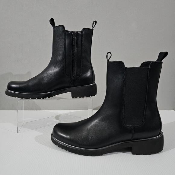 NEW Munro Heath Ankle Bootie Womens 8.5 Black Leather Water Resistant Chelsea - Picture 2 of 13